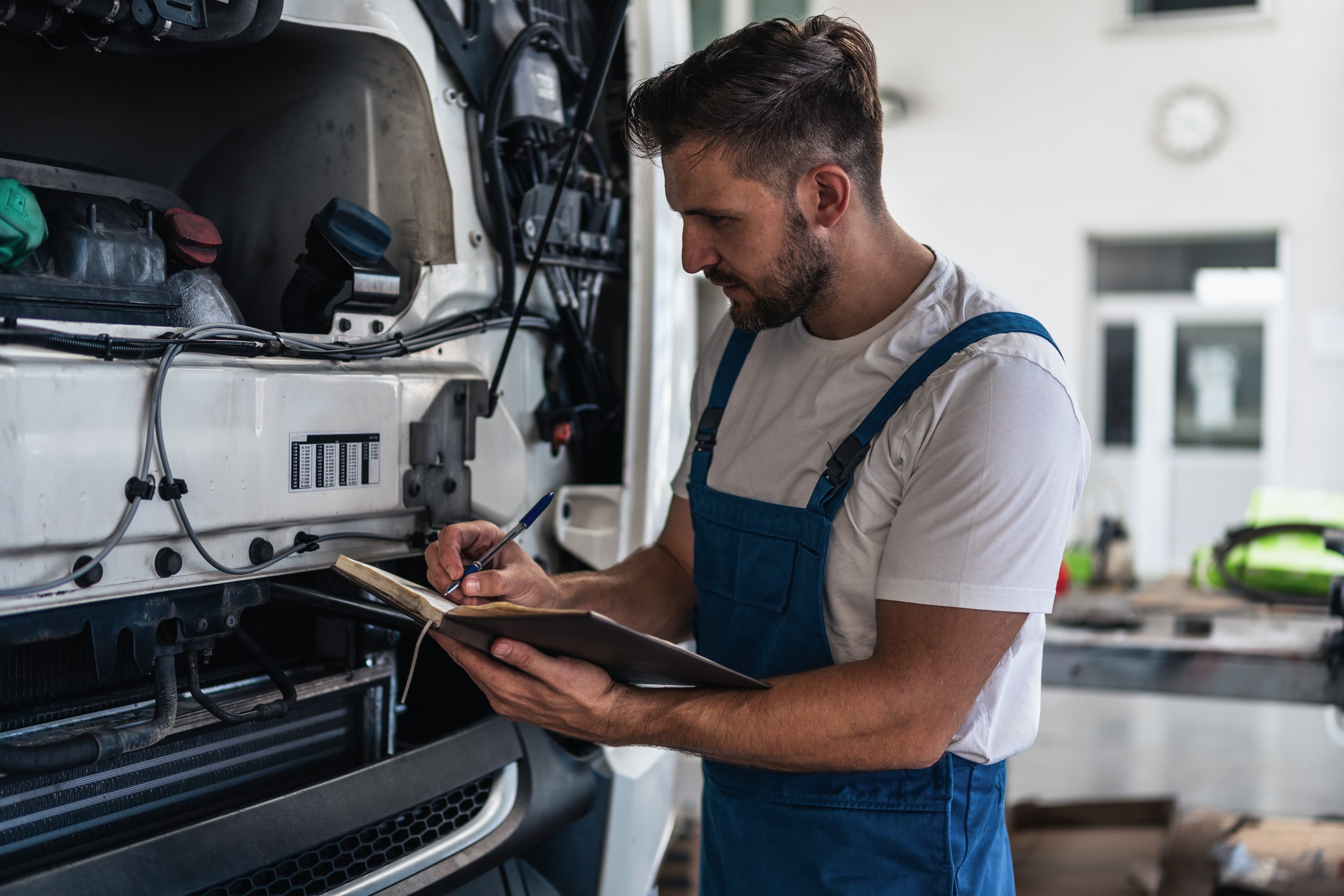 Tekmetric vs. Shopmonkey: Which Auto Repair Software Fits Your Shop?